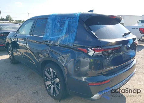 2025 Mitsubishi Outlander Se 2.5 2Wd z USA, uszkodzony, nr VIN JA4J3VA82SZ033894